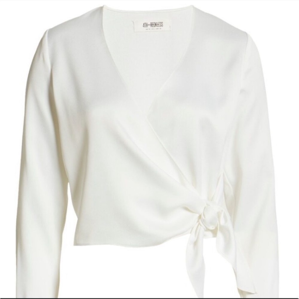 Wrap tie top